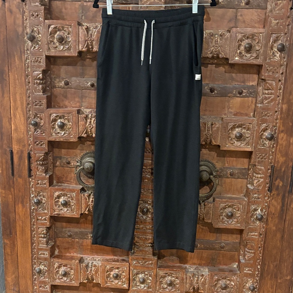 Vuori women’s cropped black pants-size small